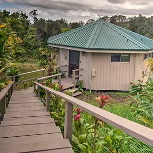 Couples Retreat About 6 Miles To Honolii Beach! , Hilo United States
